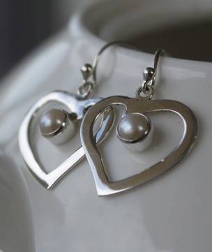 Silver heart earrings with gorgeous white pearl