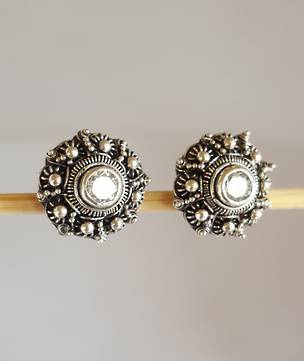 Detailed filigree cubic zirconia (c/z) stud earrings