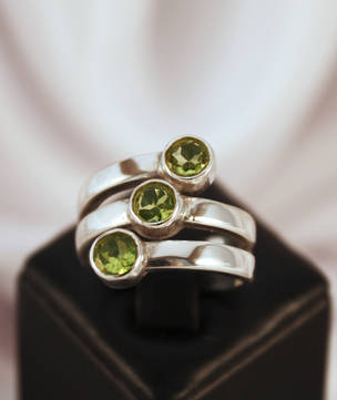 Three stone sterling silver ring band