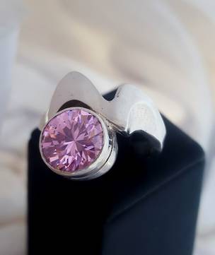 Sparkling pink gemstone ring