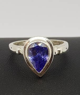 Sterling silver synthetic tanzanite ring
