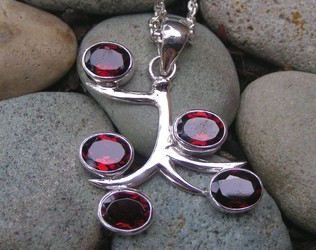 garnet pendant