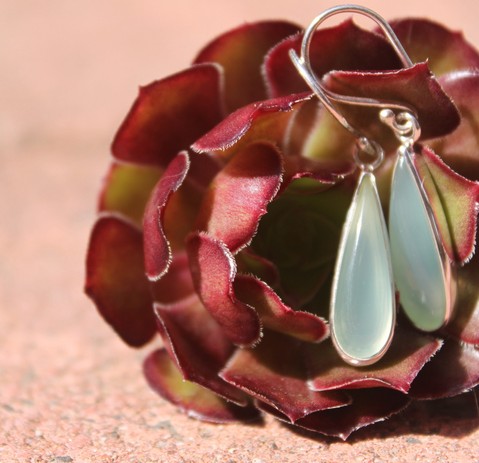 EP288 elongated teardrop green chalceony silver earrings